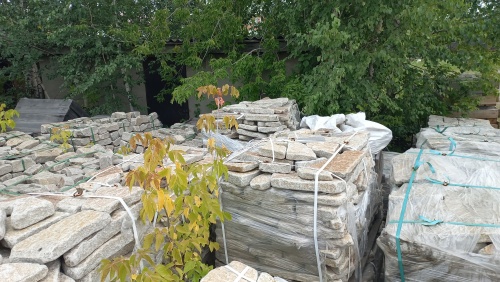 Плитняк галтованный гранитный для ландшафтного дизайна купить в Мелеузе