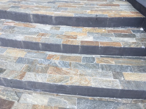 Плитка из Златолита Уральского для лестницы купить в Мелеузе