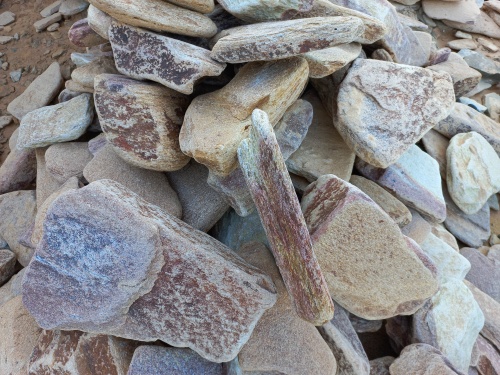 Златолит жёлтый, жёлто-зелёный глыбки и валуны для ланшафтного дизайна купить в Мелеузе