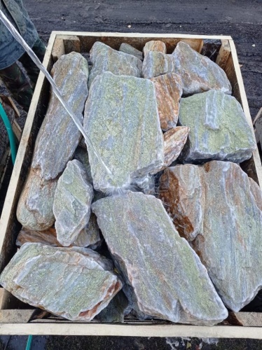 Златолит жёлтый, жёлто-зелёный глыбки и валуны для ланшафтного дизайна купить в Мелеузе