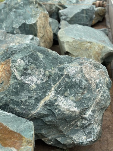 Камни для ландшафтного дизайна зелёные 10-60 килограмм купить в Мелеузе