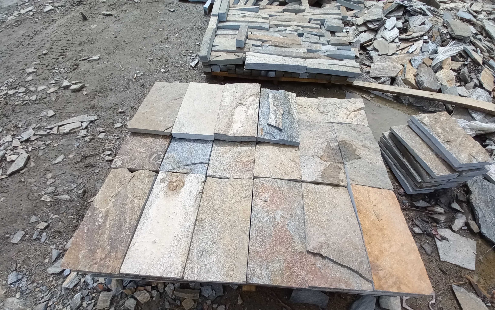 Плитка пилёная златолит Уральский для цоколя, отмостки купить в Мелеузе