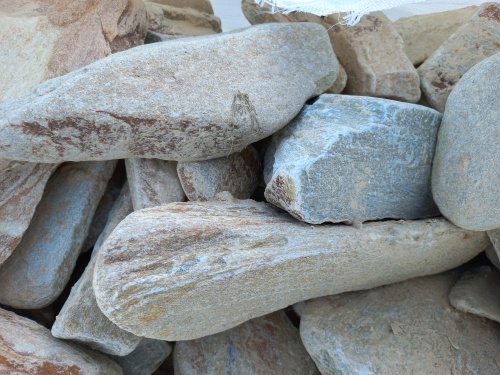 Златолит жёлтый, жёлто-зелёный глыбки и валуны для ланшафтного дизайна купить в Мелеузе