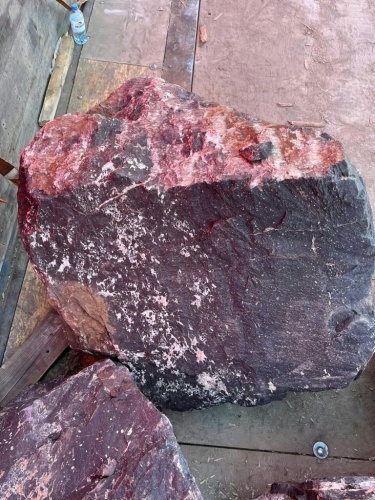 Камни для ландшафтного дизайна красно-фиолетовые 10-60 килограмм купить в Мелеузе