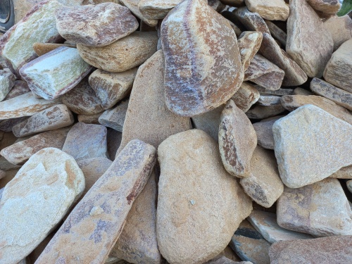 Златолит жёлтый, жёлто-зелёный глыбки и валуны для ланшафтного дизайна купить в Мелеузе