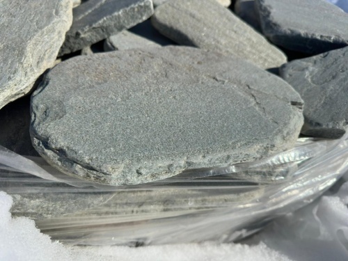 Плитняк златолит зелёный галтованный для мощения на бетон купить в Мелеузе